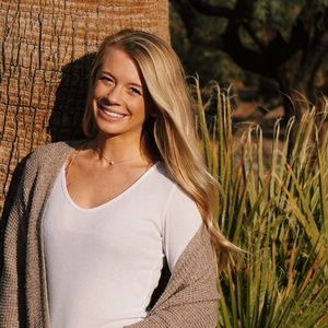 Meet your Posher, Claudia